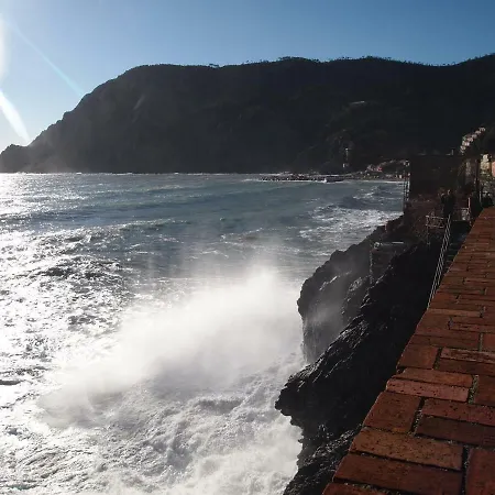 Da Benedetta Konukevi Monterosso al Mare